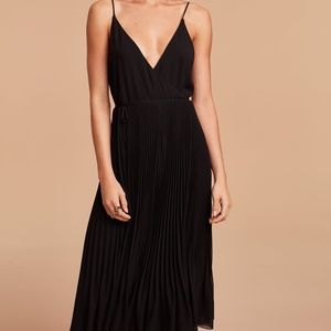 Wilfred Beaune Dress in Solid Black - Small